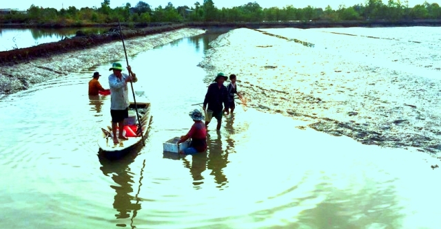 nong dan huyen dam doi