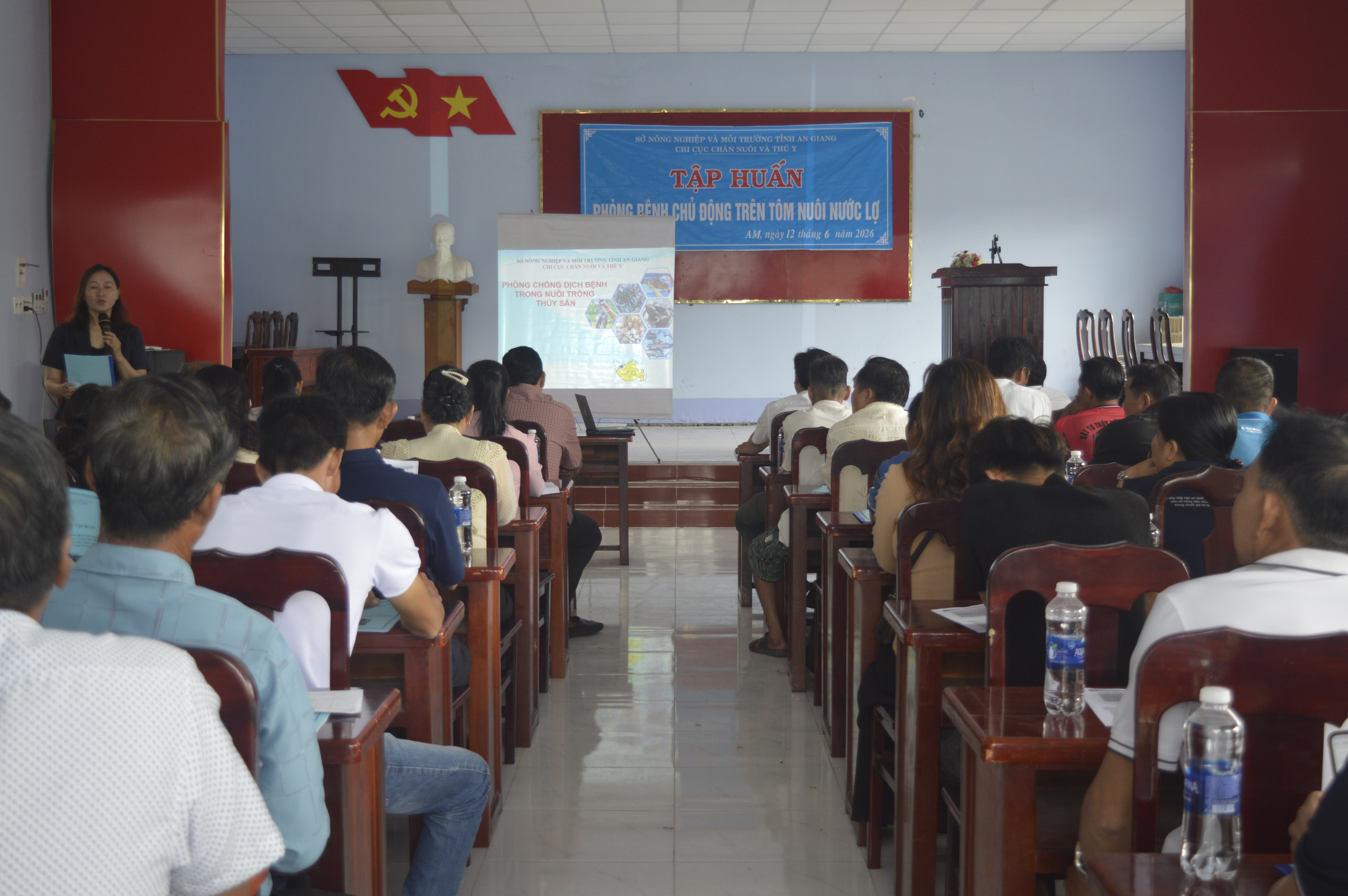 An Minh phối hợp tổ chức tập huấn phòng bệnh trên tôm nuôi và tuyên truyền pháp luật thủy sản