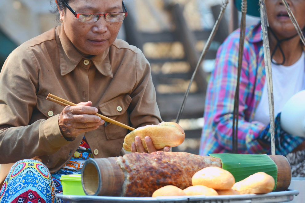 ẩm thực Huế, món ngon ở Huế, ẩm thực, chả nướng ống tre