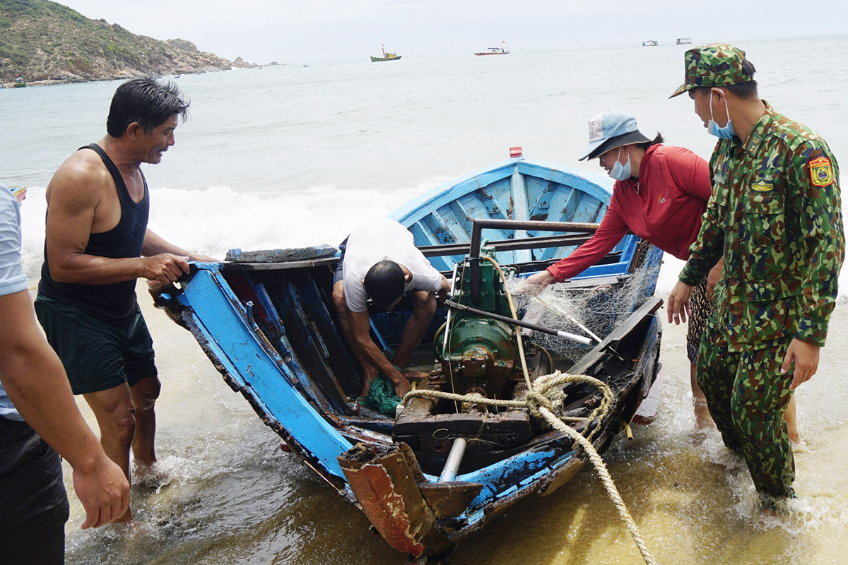 thiệt hại tàu thuyền