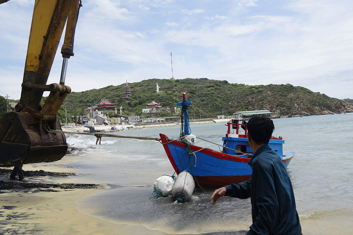 thiệt hại tàu thuyền