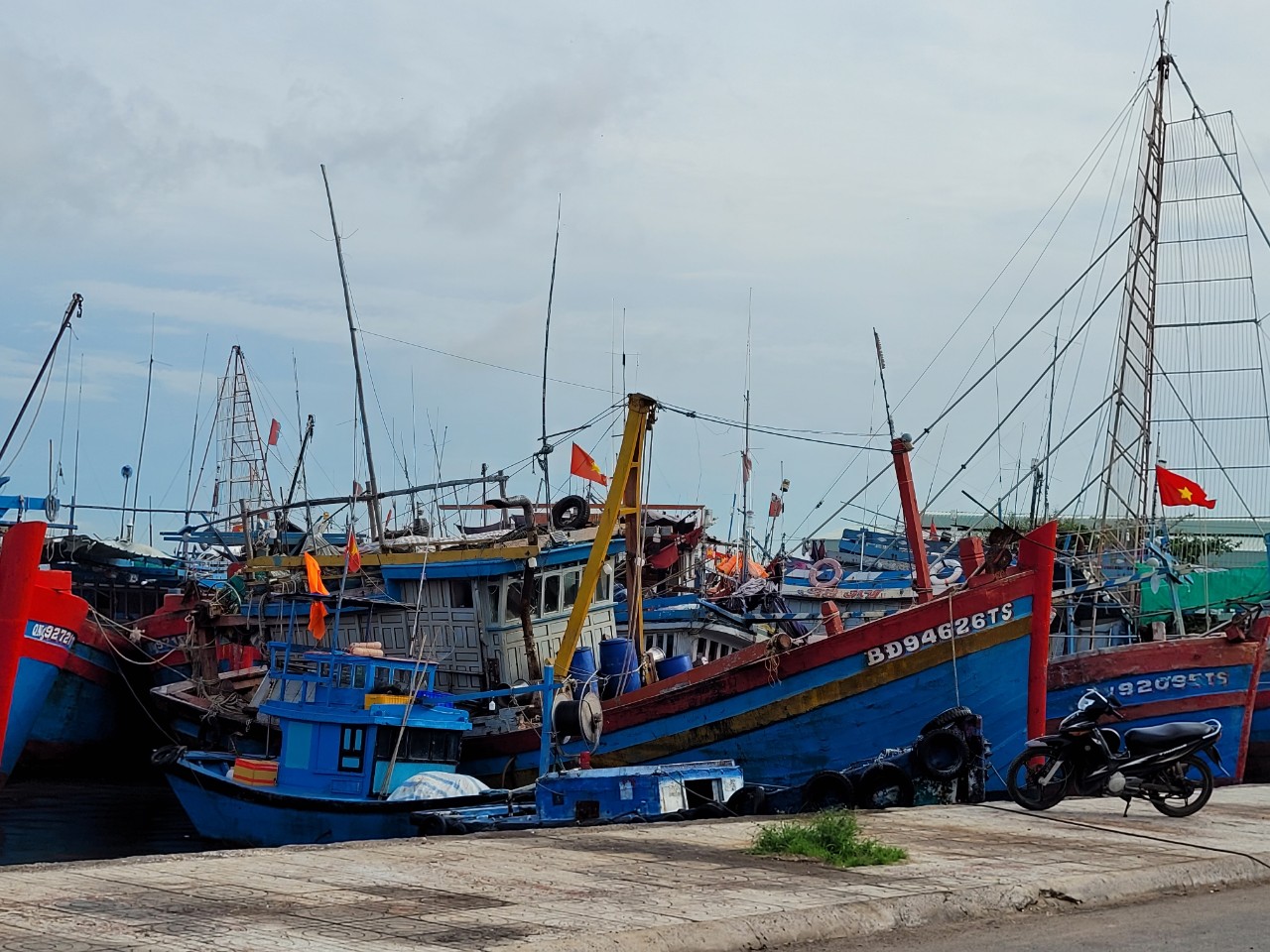 hỗ trợ tàu cá