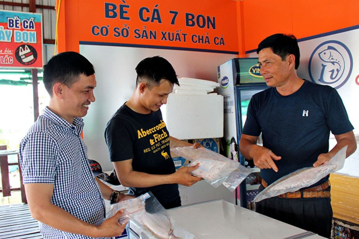 Từ bè cá ra thị trường, từ ao nuôi đến sàn thương mại