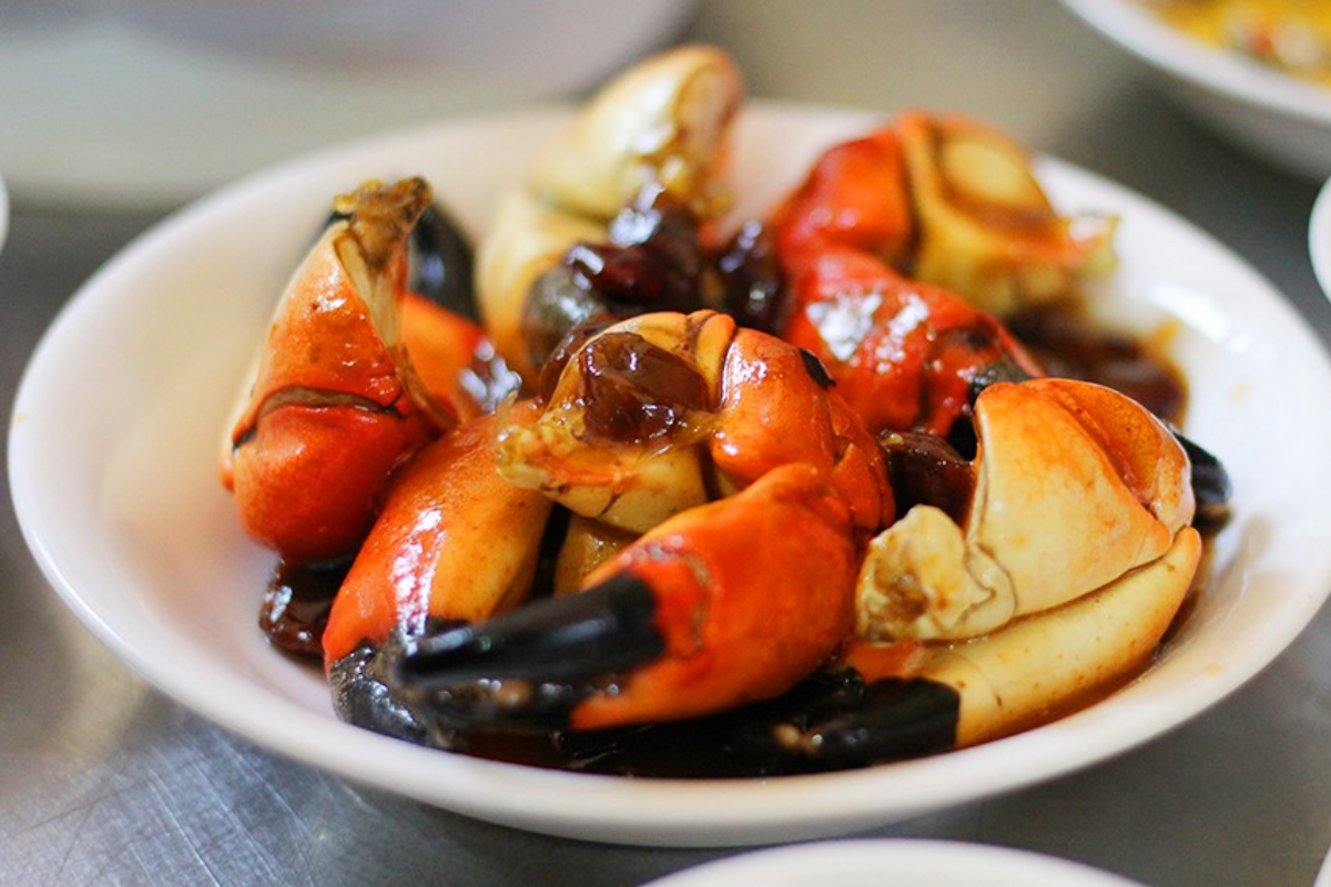 Càng là phần ngon nhất của cua cù kỳ