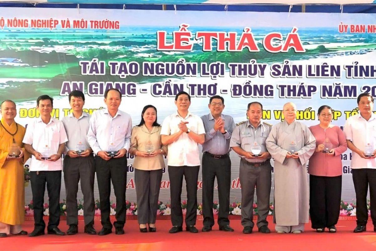 Lễ thả cá