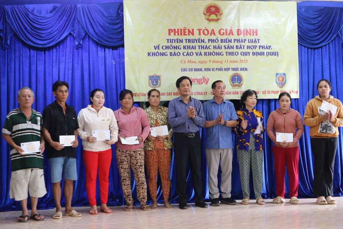 Phiên tòa giả định