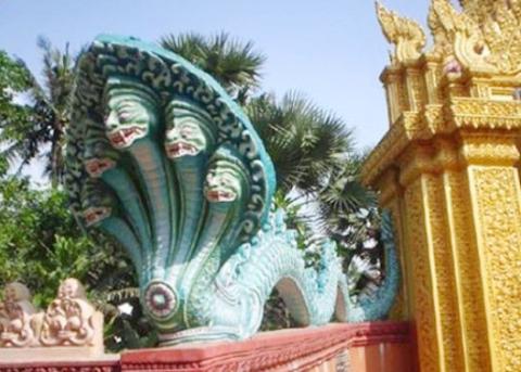 Thần rắn Naga ở Campuchia.