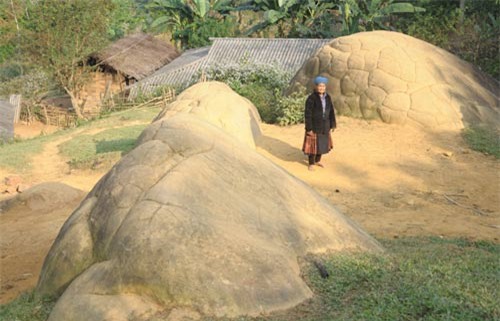 Bãi rùa đá luôn là một tín ngưỡng thiêng liêng của người dân bản Bún