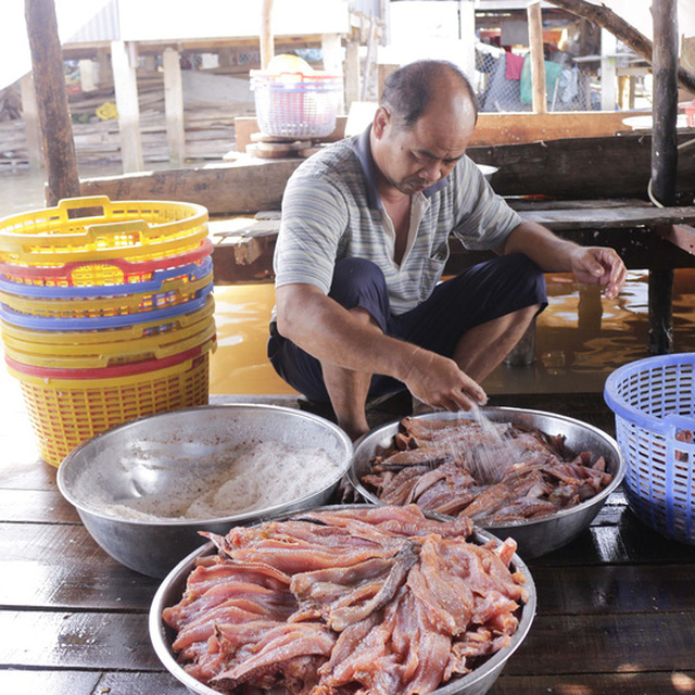khô cá lóc, khô cá sặc, làm cá khô, đặc sản khô cá, ẩm thực Việt