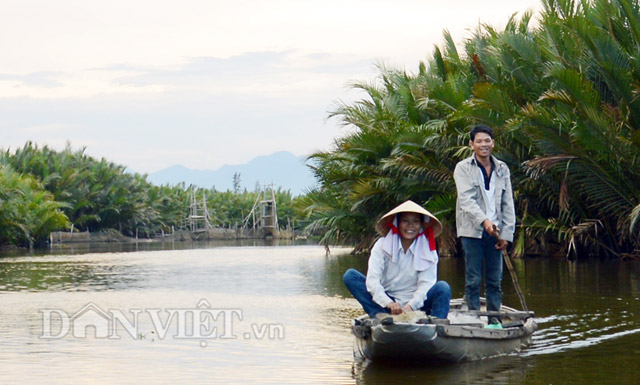 chèo thuyền đánh cá