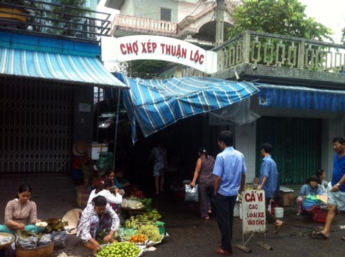 Chợ Xép (phường Thuận Lộc, thành phố Huế) sang nay đã vắng bóng loại cá ngát