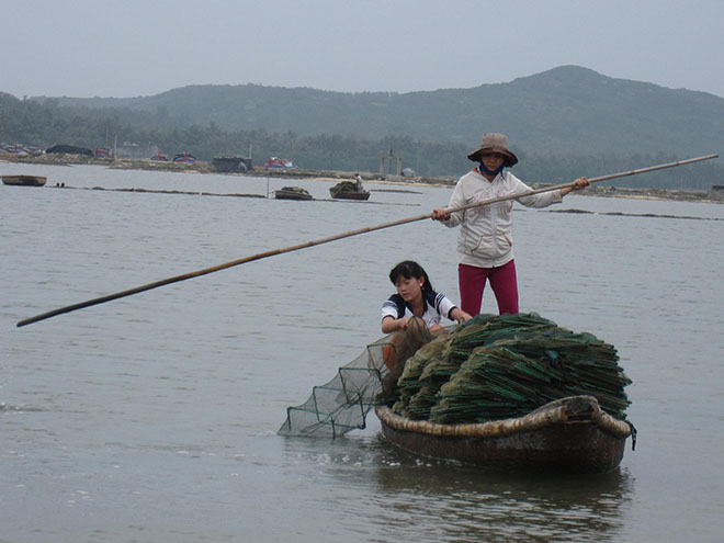 đặt lồng bắt cá tôm