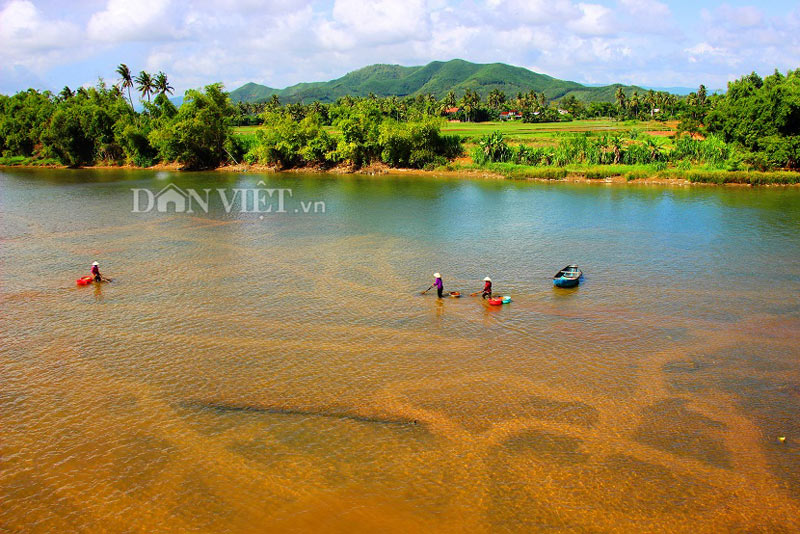 dòng sông thơ mộng