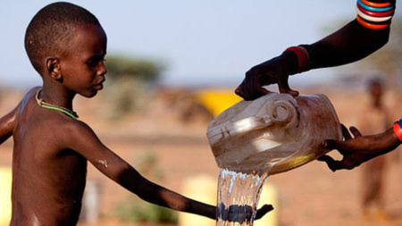Hợp tác về chia sẻ và cũng cấp nguồn nước phục vụ sinh hoạt và phát triển kinh tế, xã hội là một trong những ưu tiên của các quốc gia châu Phi hiện nay (Ảnh: africastories.org)