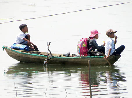 Vẻ đẹp làng cá bè La Ngà