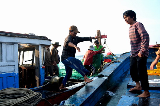 mua bán trên thuyền