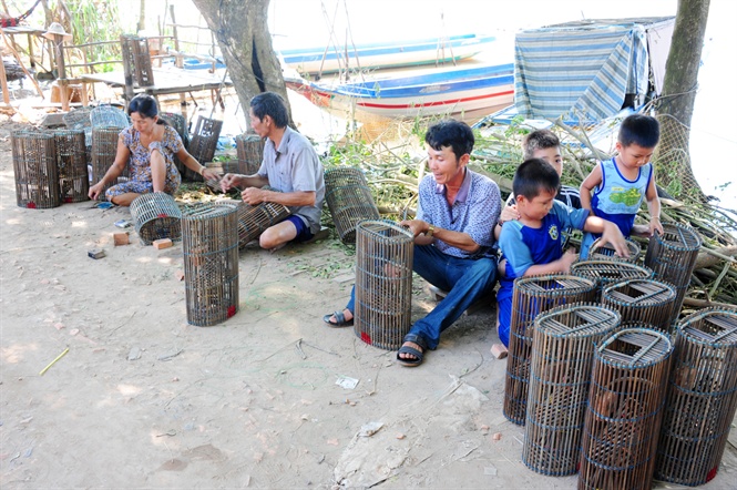 mưu sinh mùa nước lũ, mùa nước lũ miền tây, khai thác thủy sản, đánh bắt thủy sản