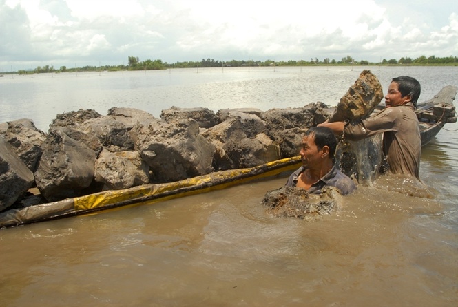 mưu sinh mùa nước lũ, mùa nước lũ miền tây, khai thác thủy sản, đánh bắt thủy sản