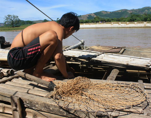 dân làng chài cá