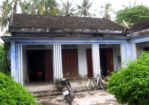 Ngôi nhà ông Trần Hon đã kê biên nhưng ngân hàng “ưu ái” cho tạm trú