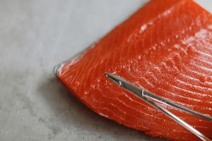 rút xương ở thịt cá