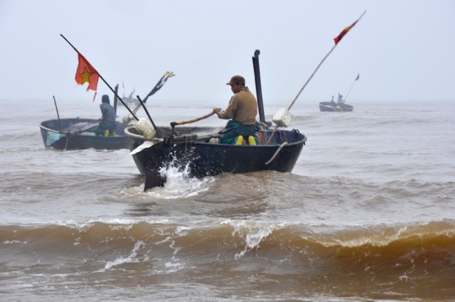 thuyền ra khơi