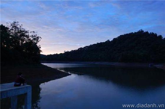 Hồ Pá Khoang (Ảnh: diadanh.vn)