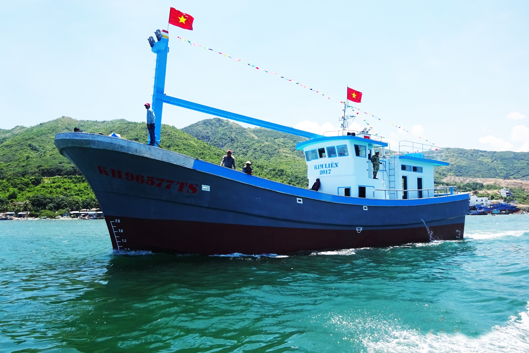 Đảm bảo 100% tàu cá trong tỉnh đánh bắt hợp pháp