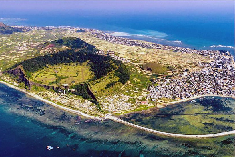 Lý Sơn trước nguy cơ bị “băm nát” - Nỗi lo dự án lấn biển