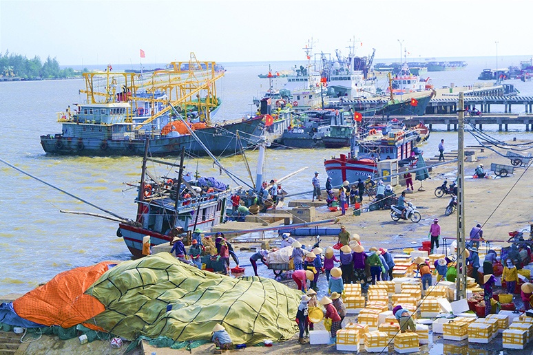 Giám sát tàu cá bằng công nghệ vệ tinh