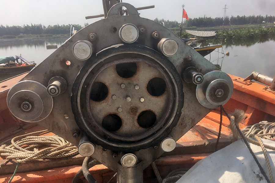 máy thu lưới thủy lực cho tàu lưới rê tầng đáy