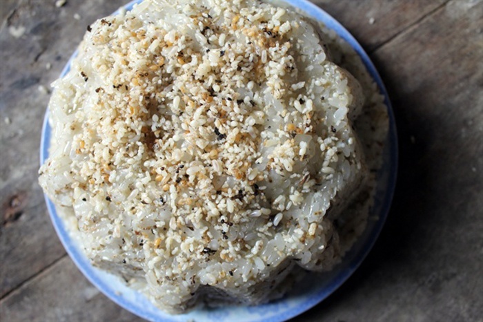 Ẩm thực độc đáo: Xôi trứng kiến