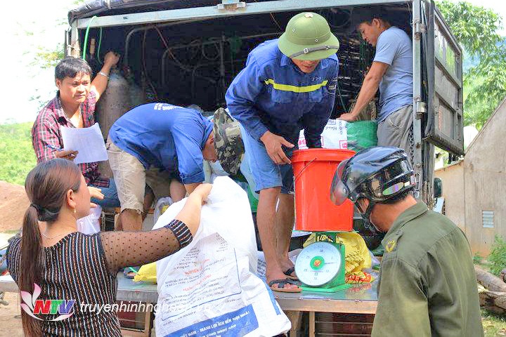 Kỳ Sơn: Hơn 5.357 kg cá giống cấp cho người dân có nhu cầu nuôi cá