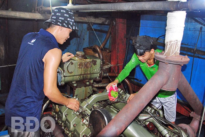 “Mắc kẹt” với quy định thợ máy tàu cá