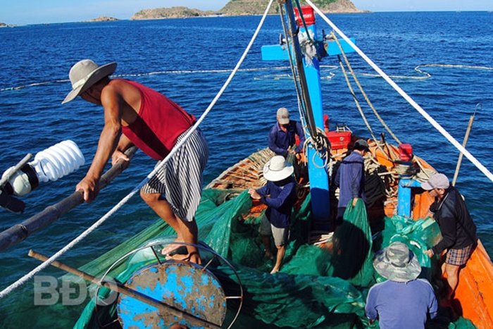 Có máy tời, ngư dân nhàn hơn