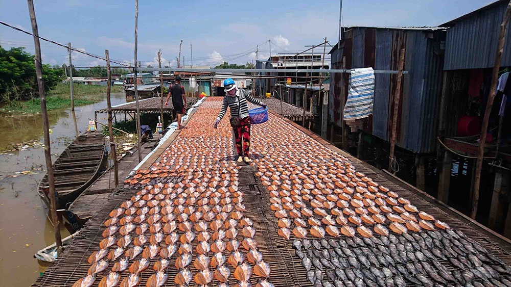 nghe lam kho  ke ban va nguoi mua chua gap duoc nhau