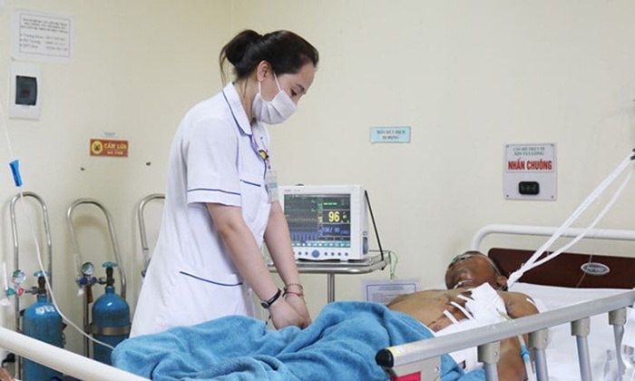 bệnh nhân máy sục khí