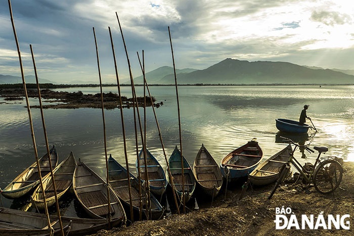 Làng chài Hòn Thiên.