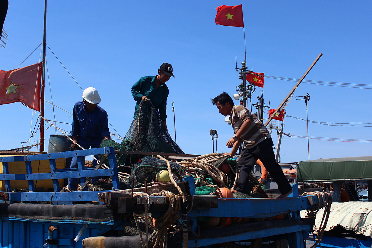 đánh bắt cá trên biển Đông