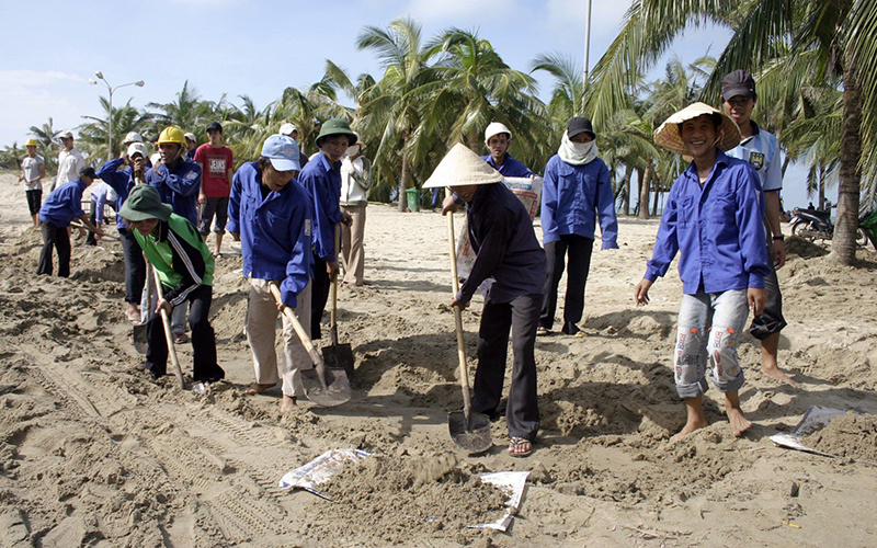 làm sạch biển