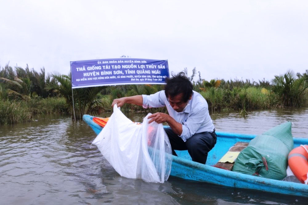 tái tạo nguồn lợi thủy sản