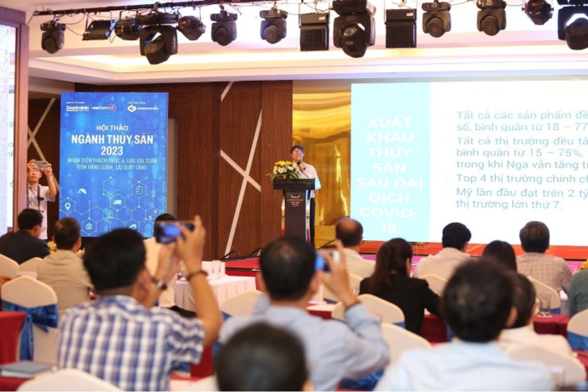 Tổng Thư ký VASEP Trương Đình Hòe trình bày tại hội thảo do VietnamBiz phối hợp tổ chức chiều 26/11. Ảnh: BTC