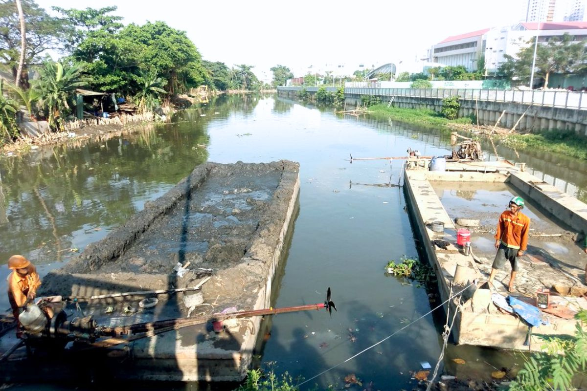 Nạo vét kênh rạch