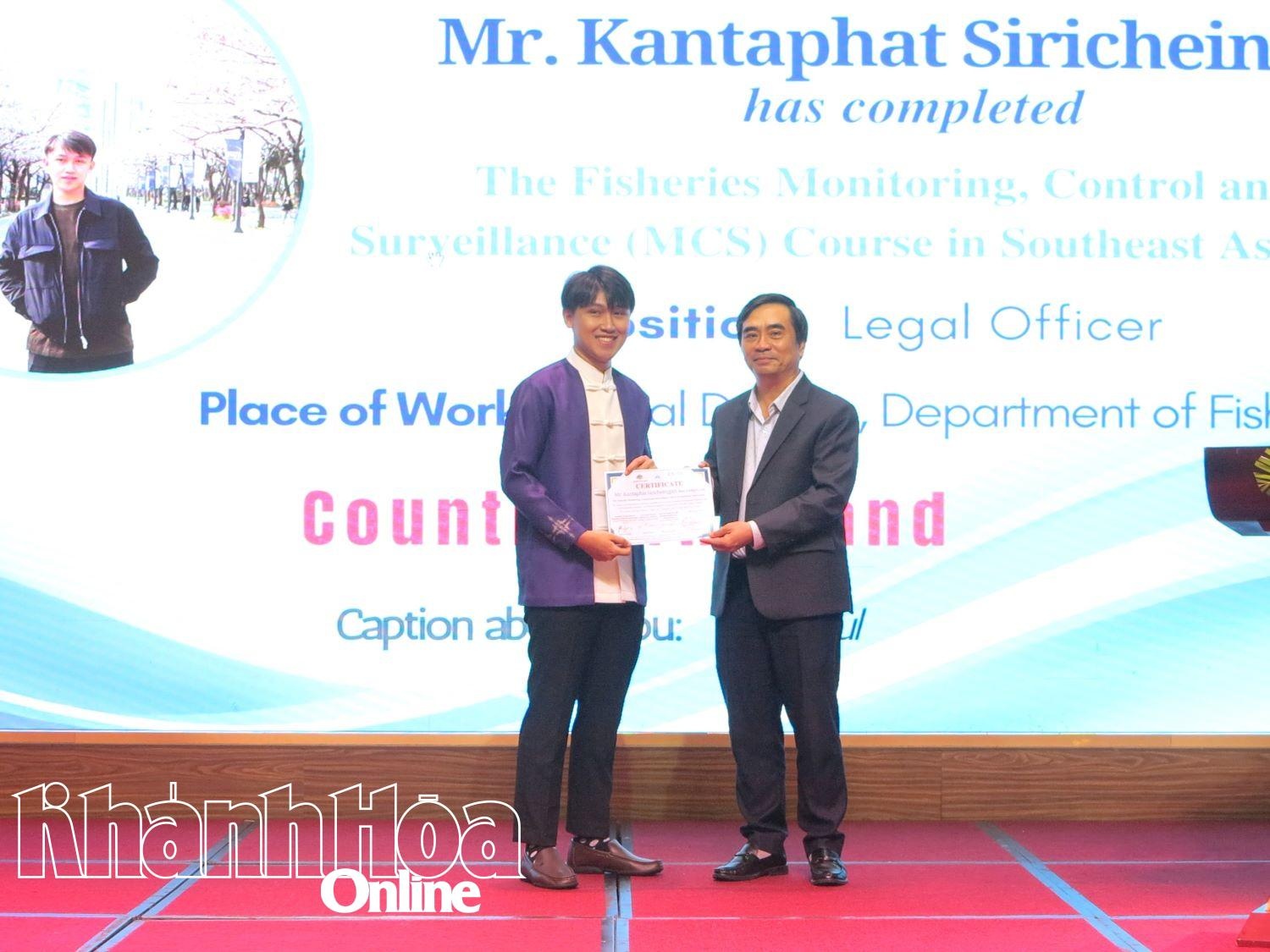 Chống khai thác IUU