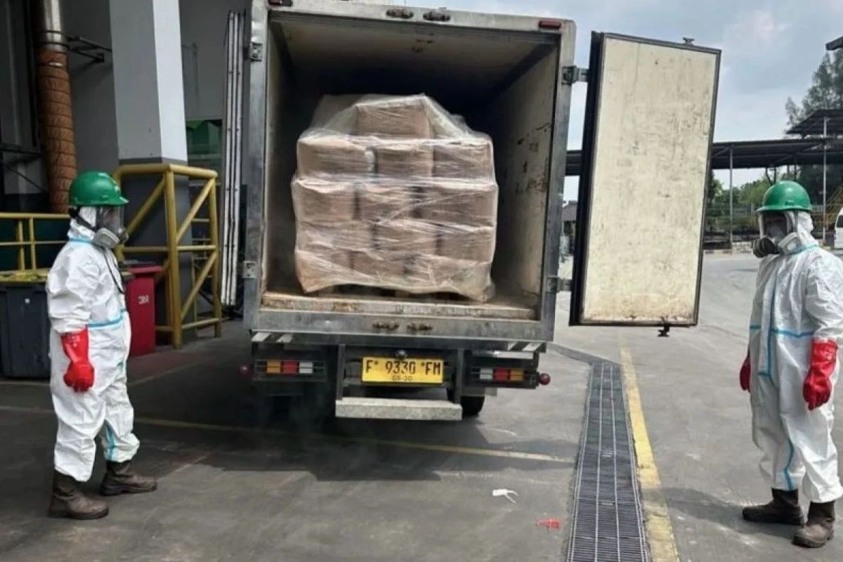 Tôm nhiễm phóng xạ