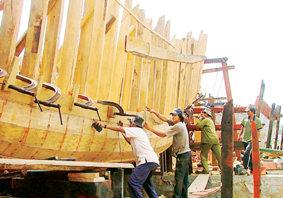 Ngu-dan-mien-trung-dong-tau