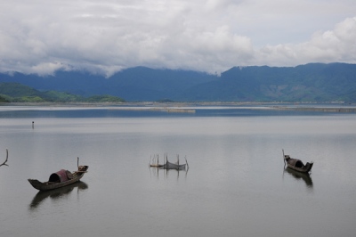Phá Tam Giang - Đầm phá lớn với nhiều hải sản tuyệt ngon và khung cảnh lãng mạn.