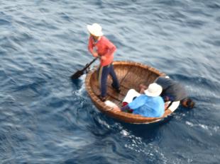 Chèo thuyền thúng