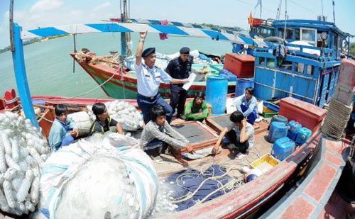 Malaysia bắt giữ tàu cá và ngư dân Việt Nam