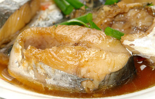 Ăn cá giúp giảm viêm khớp